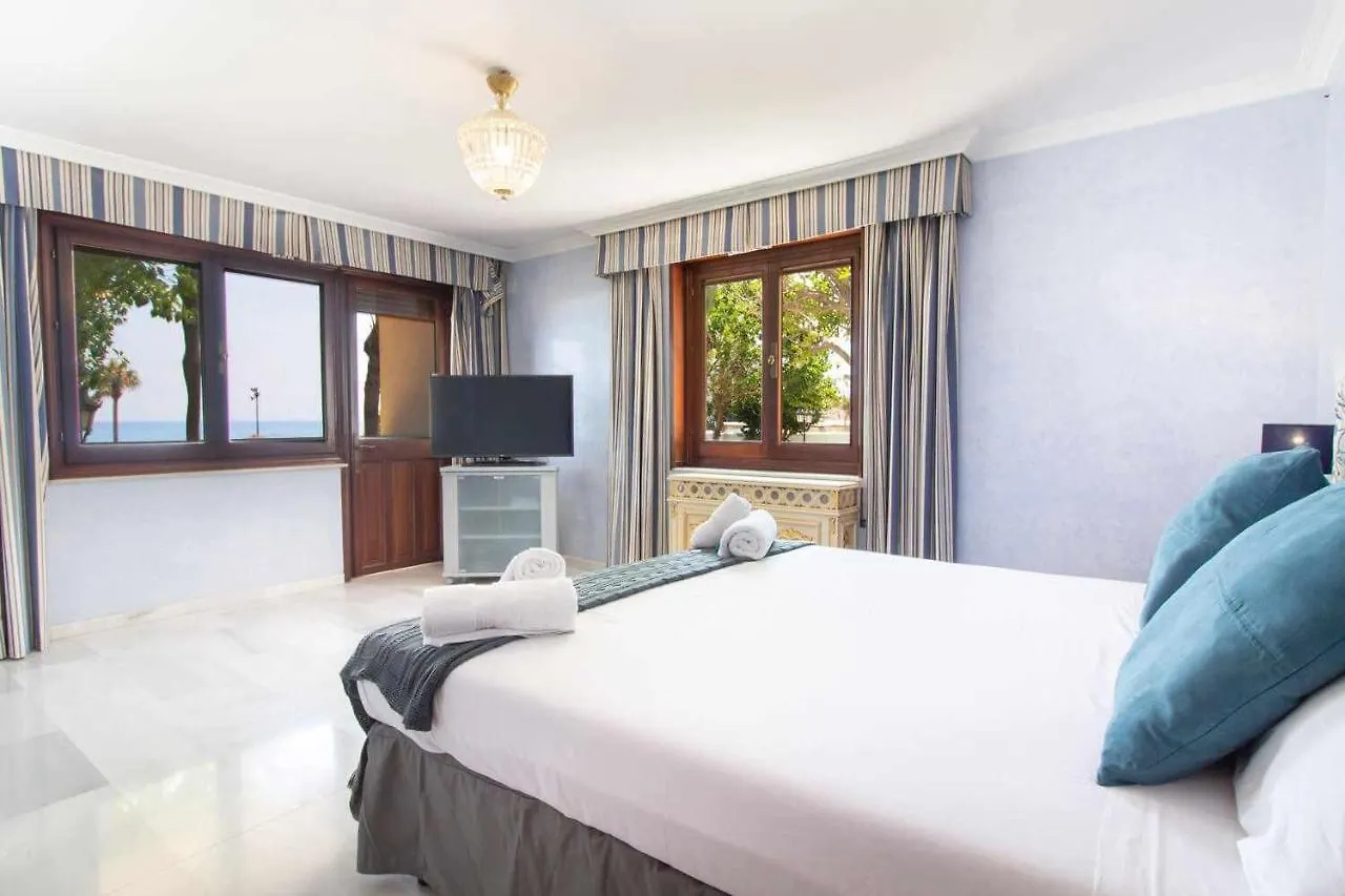 Castle Beach House Luxury Beachfront Villa Málaga España